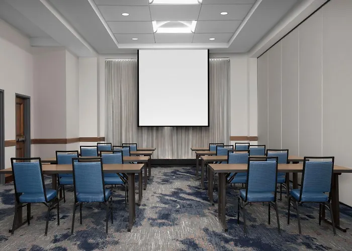 Courtyard By Marriott Richmond Downtown